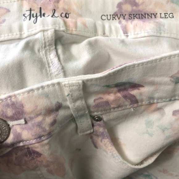 Style & Co Curvy Skinny Leg Cream Floral  Jeans - Picture 4 of 5